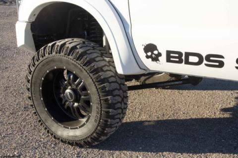 SS-M16 33x13R17LT Radial Light Truck Hybrid Terrain Tire Interco Tire